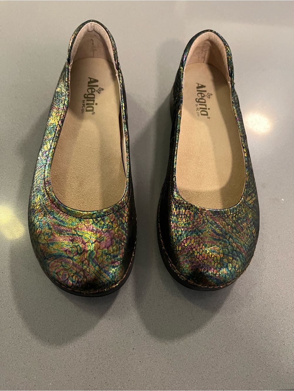 Alegria PET-238 Women Flats Petal Thrones Iridescent Metallic Flats Sz 9-NWOT